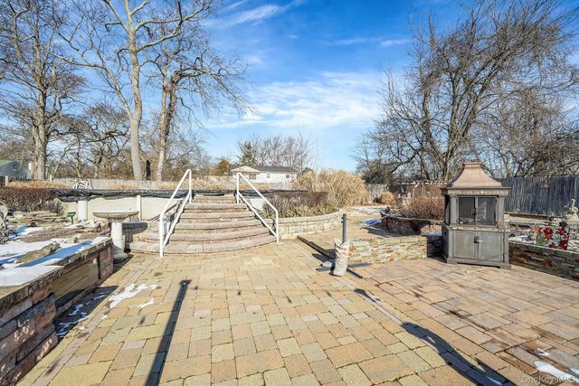 15 18th Avenue, Bay Shore, NY 11706