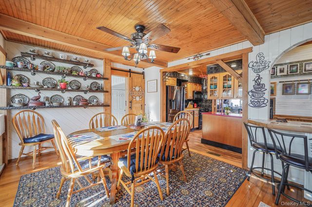 15 18th Avenue, Bay Shore, NY 11706