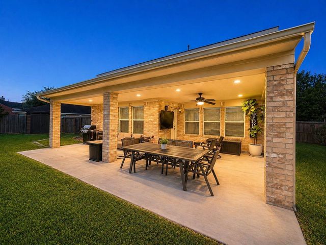 3706 Norwood Glen Lane, Friendswood, TX 77546
