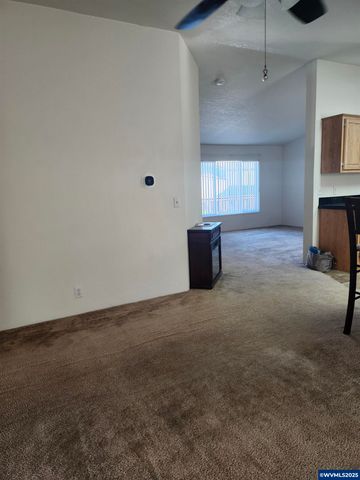 4875 Wyoming Cir NE 33, Salem, OR 97305