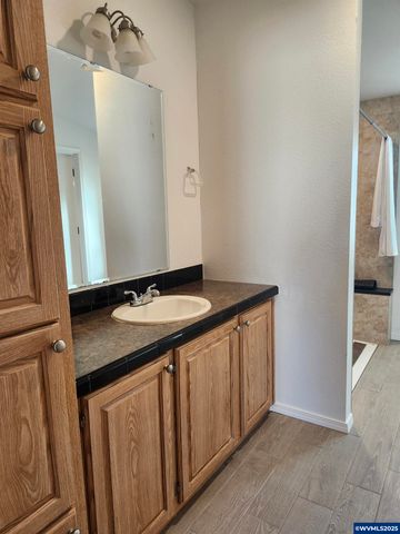 4875 Wyoming Cir NE 33, Salem, OR 97305