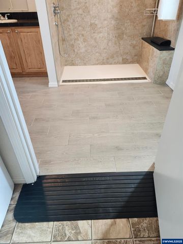 4875 Wyoming Cir NE 33, Salem, OR 97305