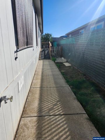 4875 Wyoming Cir NE 33, Salem, OR 97305