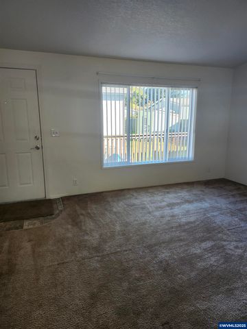 4875 Wyoming Cir NE 33, Salem, OR 97305