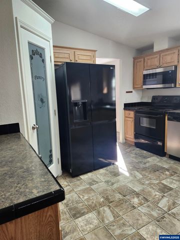 4875 Wyoming Cir NE 33, Salem, OR 97305