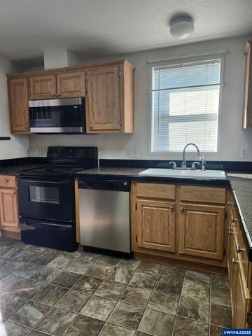 4875 Wyoming Cir NE 33, Salem, OR 97305