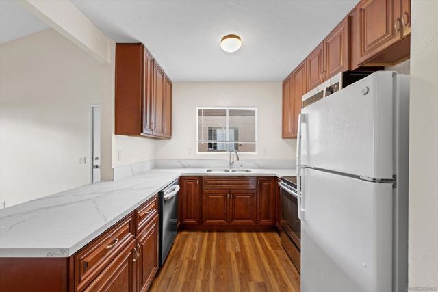 1051 Rock Springs 202, Escondido, CA 92026