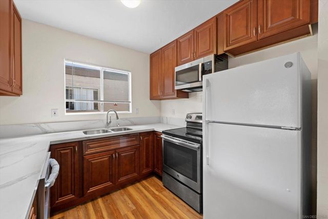 1051 Rock Springs 202, Escondido, CA 92026