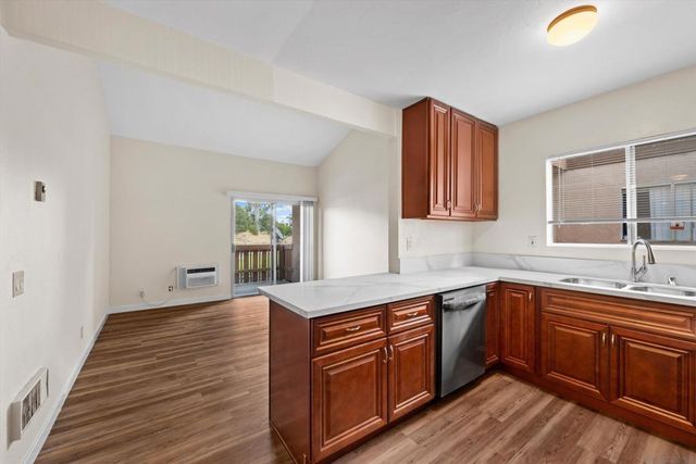 1051 Rock Springs 202, Escondido, CA 92026