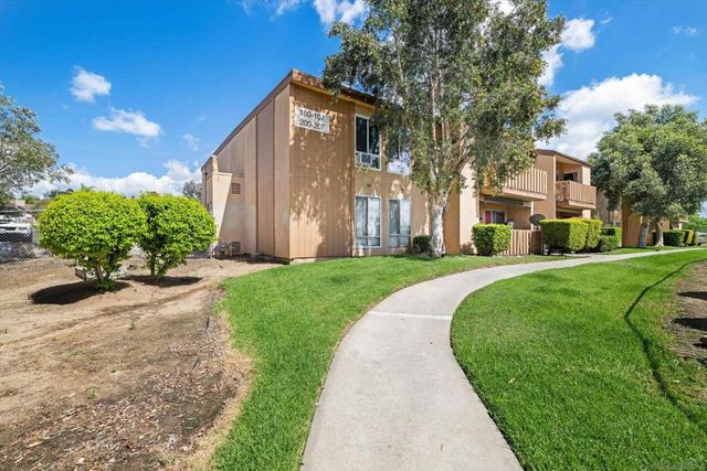 1051 Rock Springs 202, Escondido, CA 92026