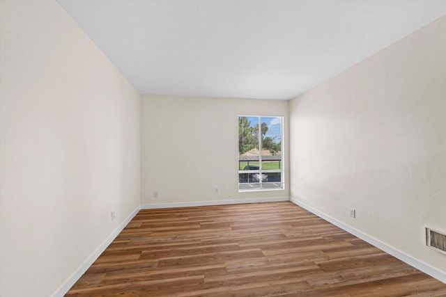 1051 Rock Springs 202, Escondido, CA 92026