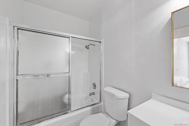 1051 Rock Springs 202, Escondido, CA 92026