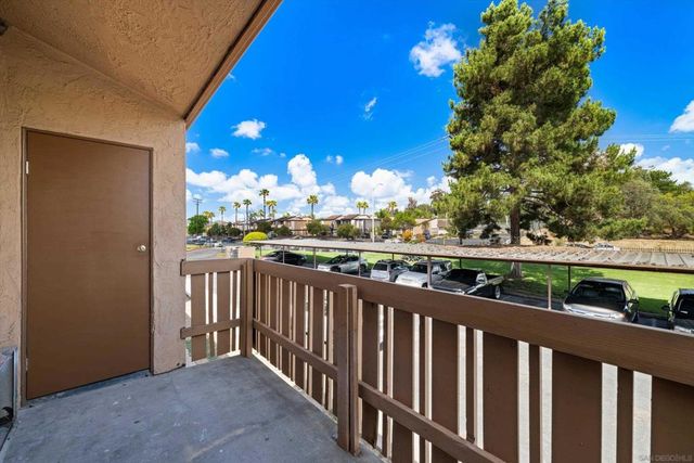 1051 Rock Springs 202, Escondido, CA 92026