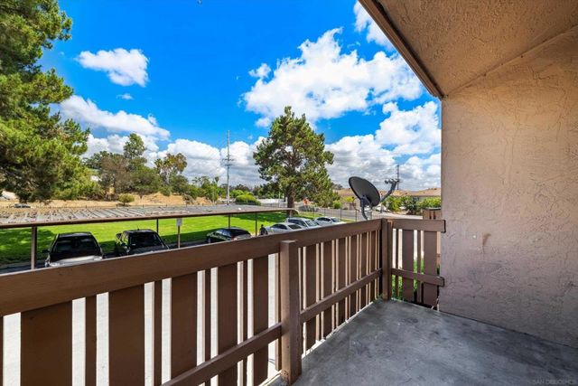 1051 Rock Springs 202, Escondido, CA 92026