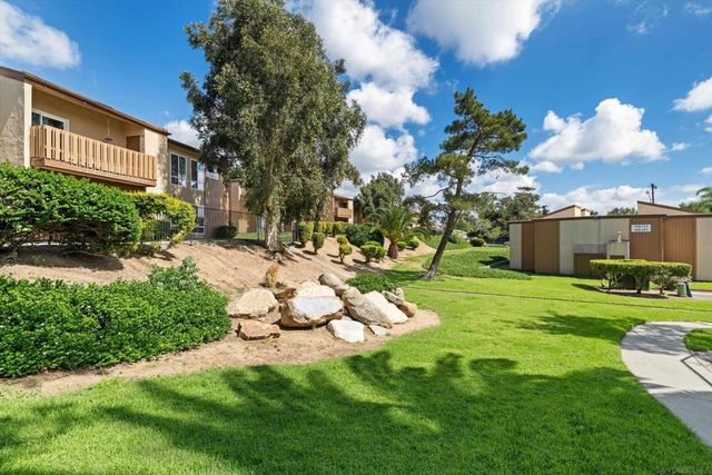 1051 Rock Springs 202, Escondido, CA 92026