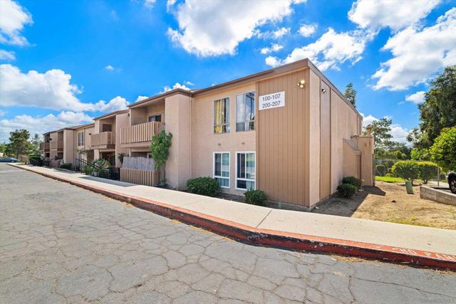 1051 Rock Springs 202, Escondido, CA 92026