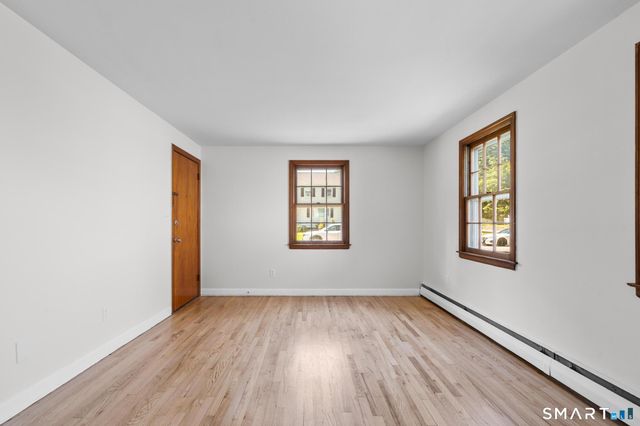 35 Glenwood Street, Manchester, CT 06040