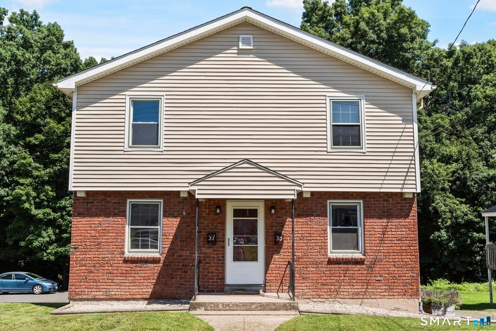 35 Glenwood Street, Manchester, CT 06040