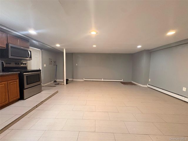 6947 De Costa Avenue, Arverne, NY 11692