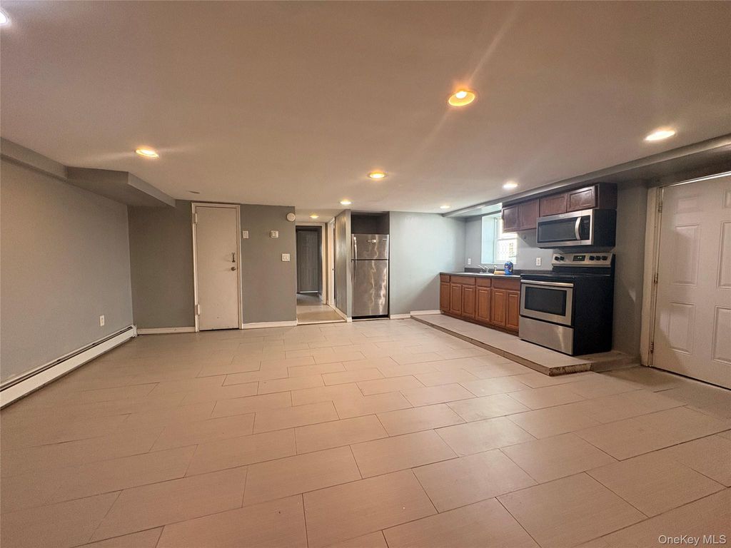 6947 De Costa Avenue, Arverne, NY 11692