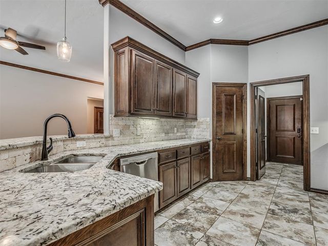 11740 SW 15th Terrace, Yukon, OK 73099