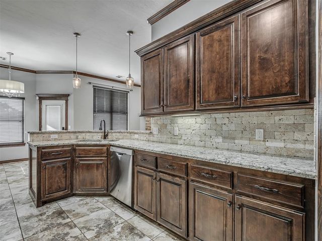 11740 SW 15th Terrace, Yukon, OK 73099