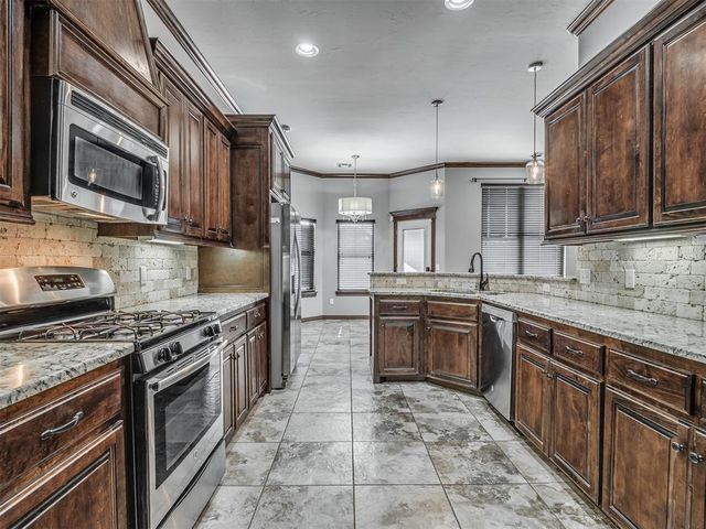 11740 SW 15th Terrace, Yukon, OK 73099