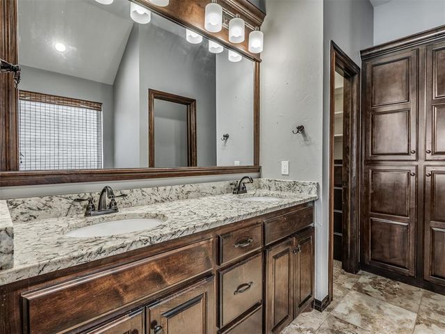 11740 SW 15th Terrace, Yukon, OK 73099