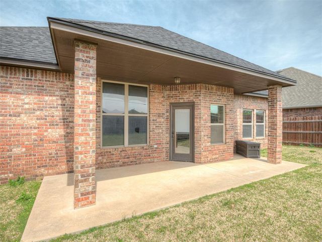 11740 SW 15th Terrace, Yukon, OK 73099