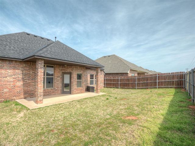 11740 SW 15th Terrace, Yukon, OK 73099