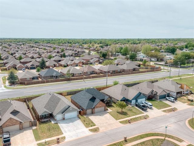 11740 SW 15th Terrace, Yukon, OK 73099
