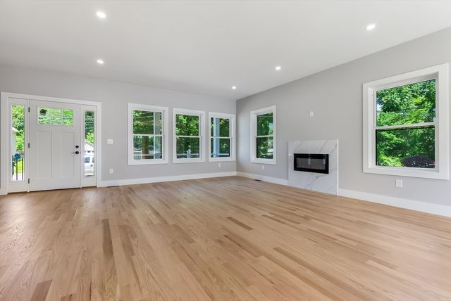 15 Foss A, Framingham, MA 01702