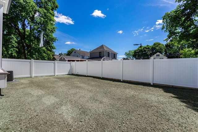 15 Foss A, Framingham, MA 01702
