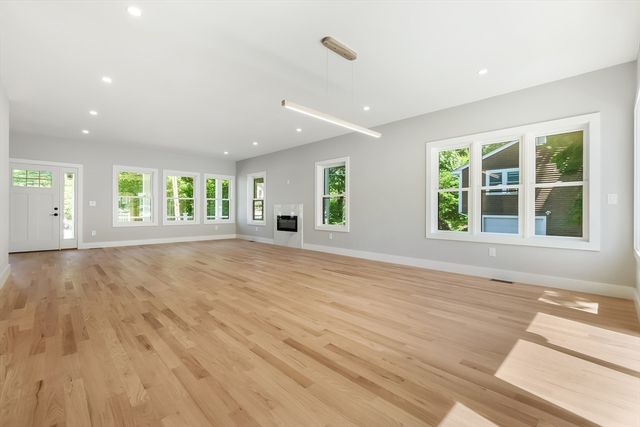 15 Foss A, Framingham, MA 01702