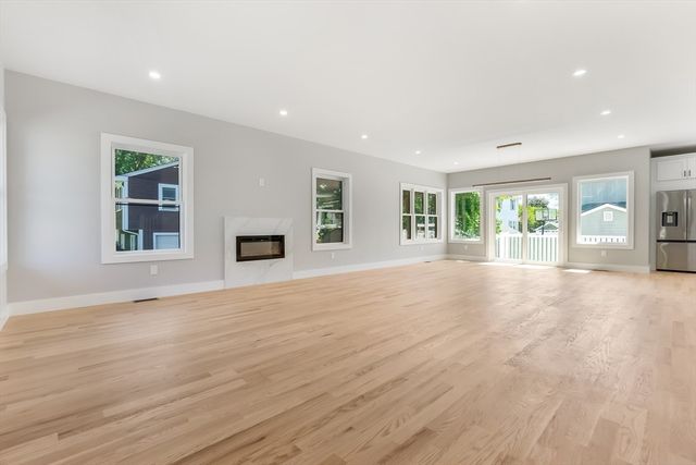 15 Foss A, Framingham, MA 01702