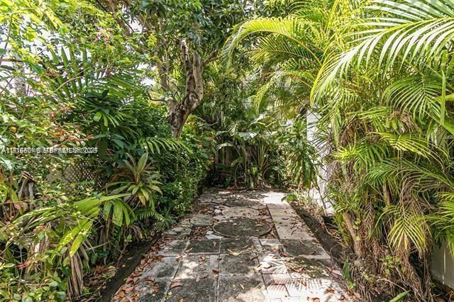 1717 NE 12th Street 5, Fort Lauderdale, FL 33304
