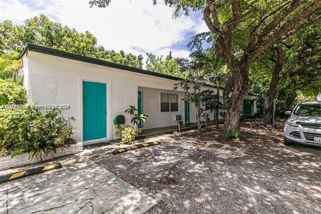 1717 NE 12th Street 5, Fort Lauderdale, FL 33304