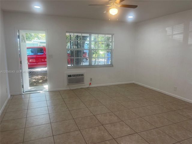1717 NE 12th Street 5, Fort Lauderdale, FL 33304