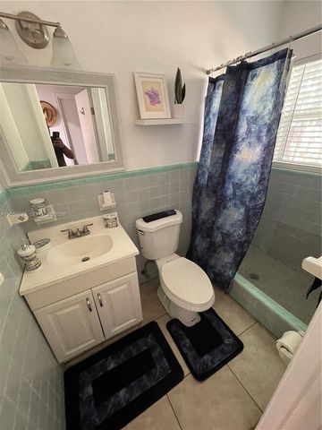 1717 NE 12th Street 5, Fort Lauderdale, FL 33304