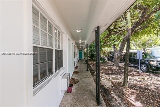 1717 NE 12th Street 5, Fort Lauderdale, FL 33304