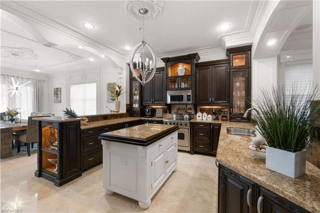 2650 Bolero DR 7-2, Naples, FL 34109