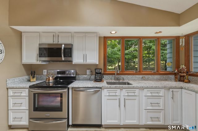 30 Grant Hill Road, Bloomfield, CT 06002
