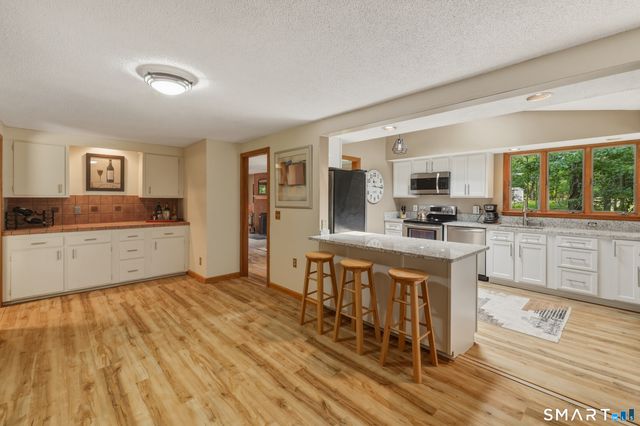30 Grant Hill Road, Bloomfield, CT 06002