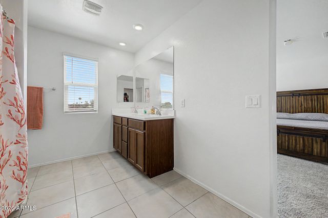 5833 S 23RD Drive, Phoenix, AZ 85041