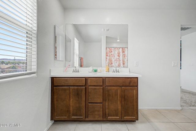 5833 S 23RD Drive, Phoenix, AZ 85041