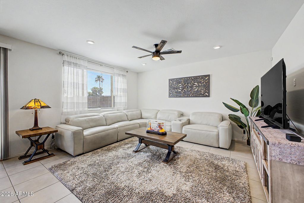 5833 S 23RD Drive, Phoenix, AZ 85041 — photo 4