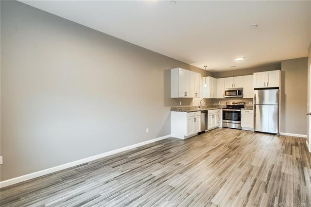 9 Steele Boulevard 201, Berlin, CT 06037