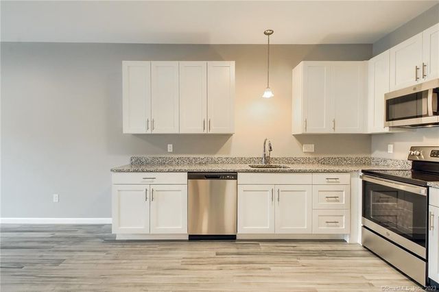 9 Steele Boulevard 201, Berlin, CT 06037