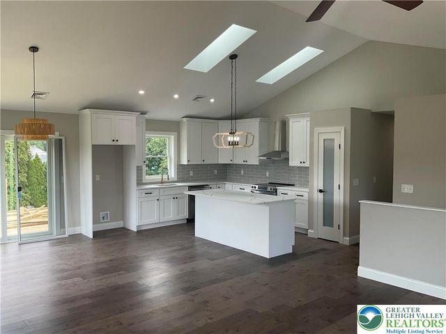 2827 Willow, North Whitehall Twp, PA 18037