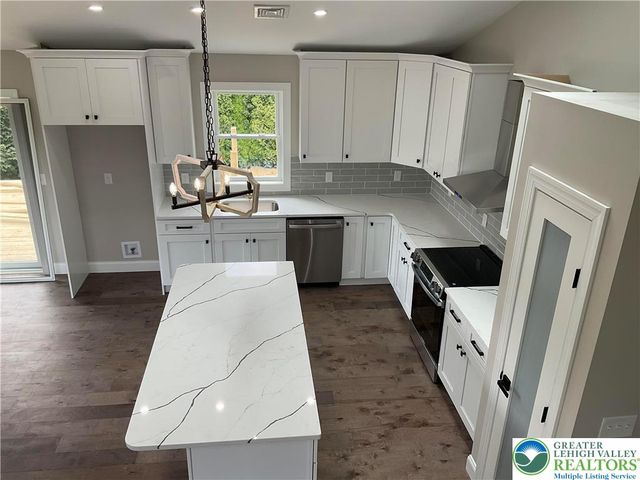 2827 Willow, North Whitehall Twp, PA 18037